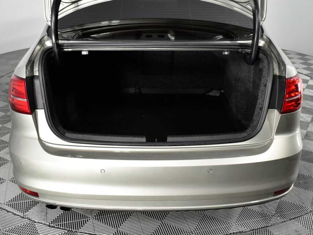 Купить Volkswagen Jetta с пробегом. Фото: #14