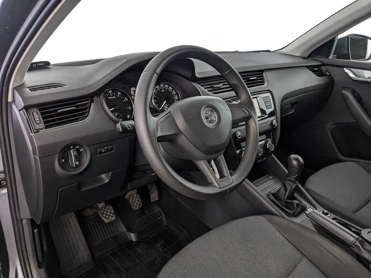 Купить Skoda Octavia с пробегом. Фото: #10