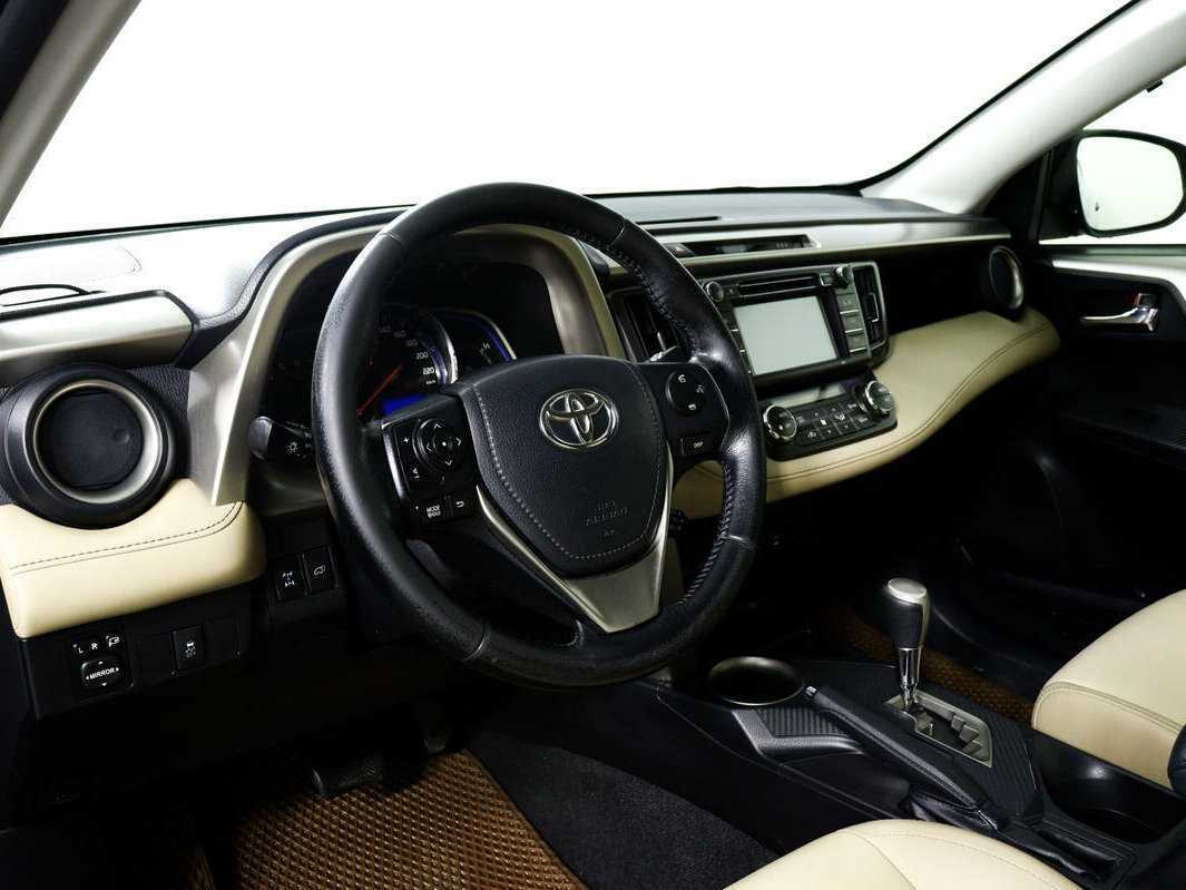 Купить Toyota RAV4 с пробегом. Фото: #12