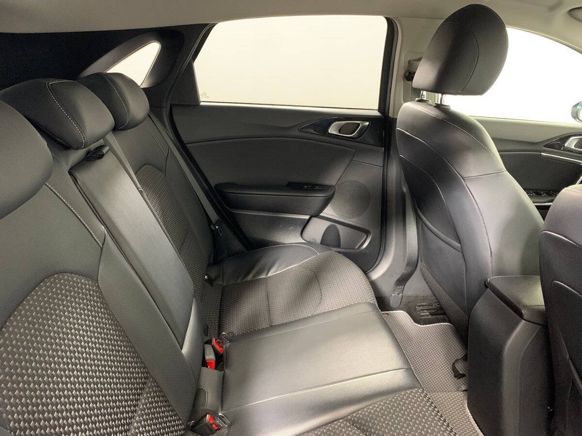 Купить Kia Ceed с пробегом. Фото: #16
