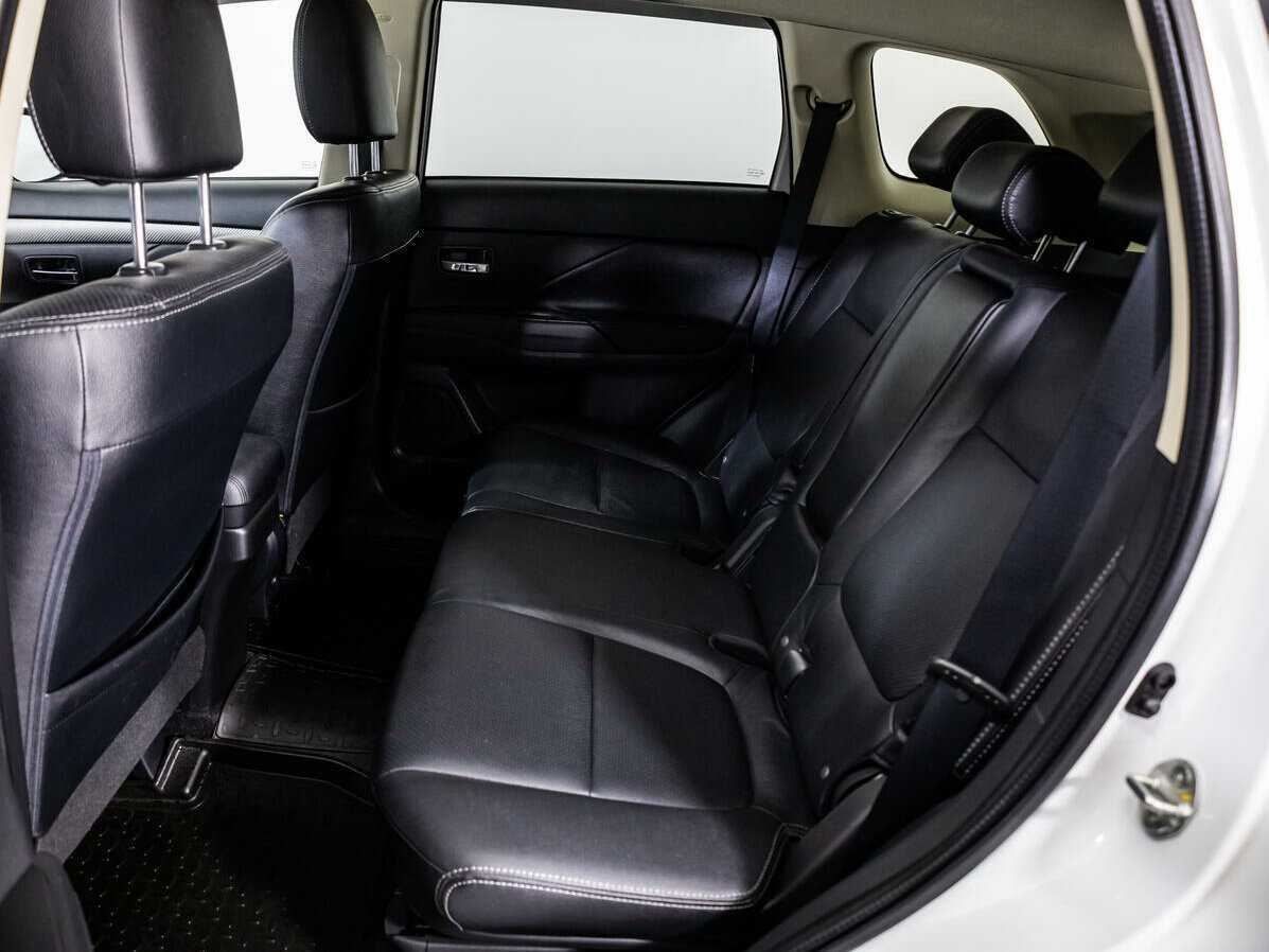 Купить Mitsubishi Outlander с пробегом. Фото: #9
