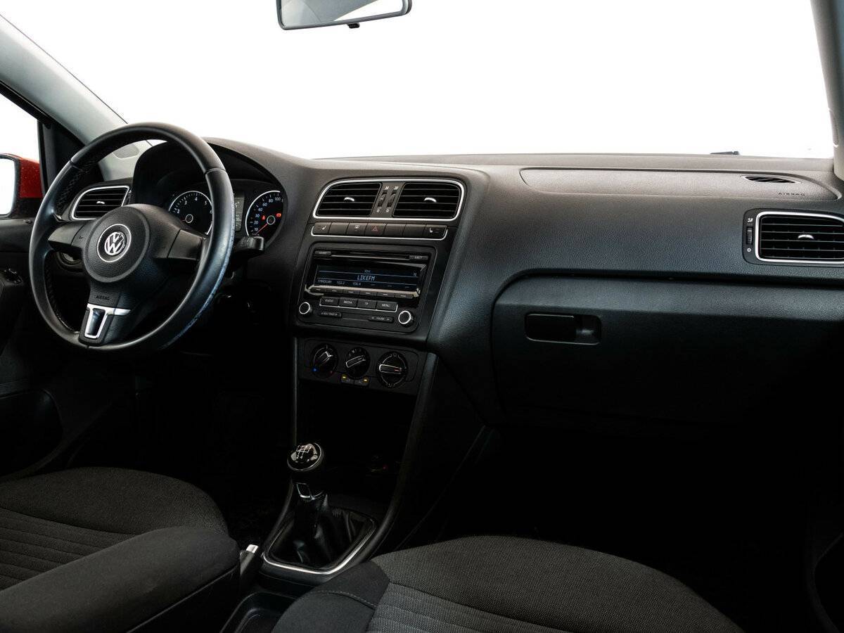 Купить Volkswagen Polo с пробегом. Фото: #8