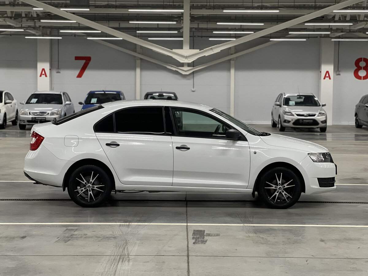 Купить Skoda Rapid с пробегом. Фото: #3
