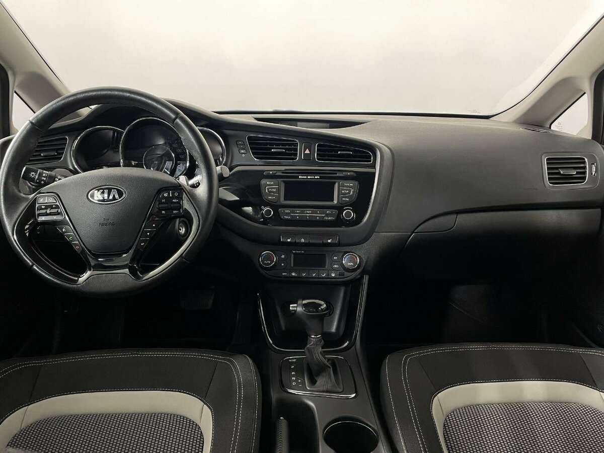 Купить Kia Ceed с пробегом. Фото: #6