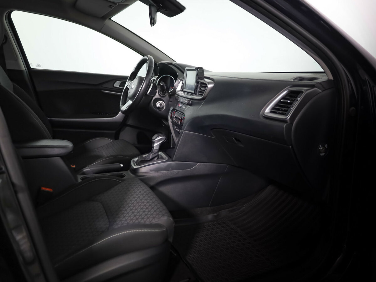 Купить Kia Ceed с пробегом. Фото: #19