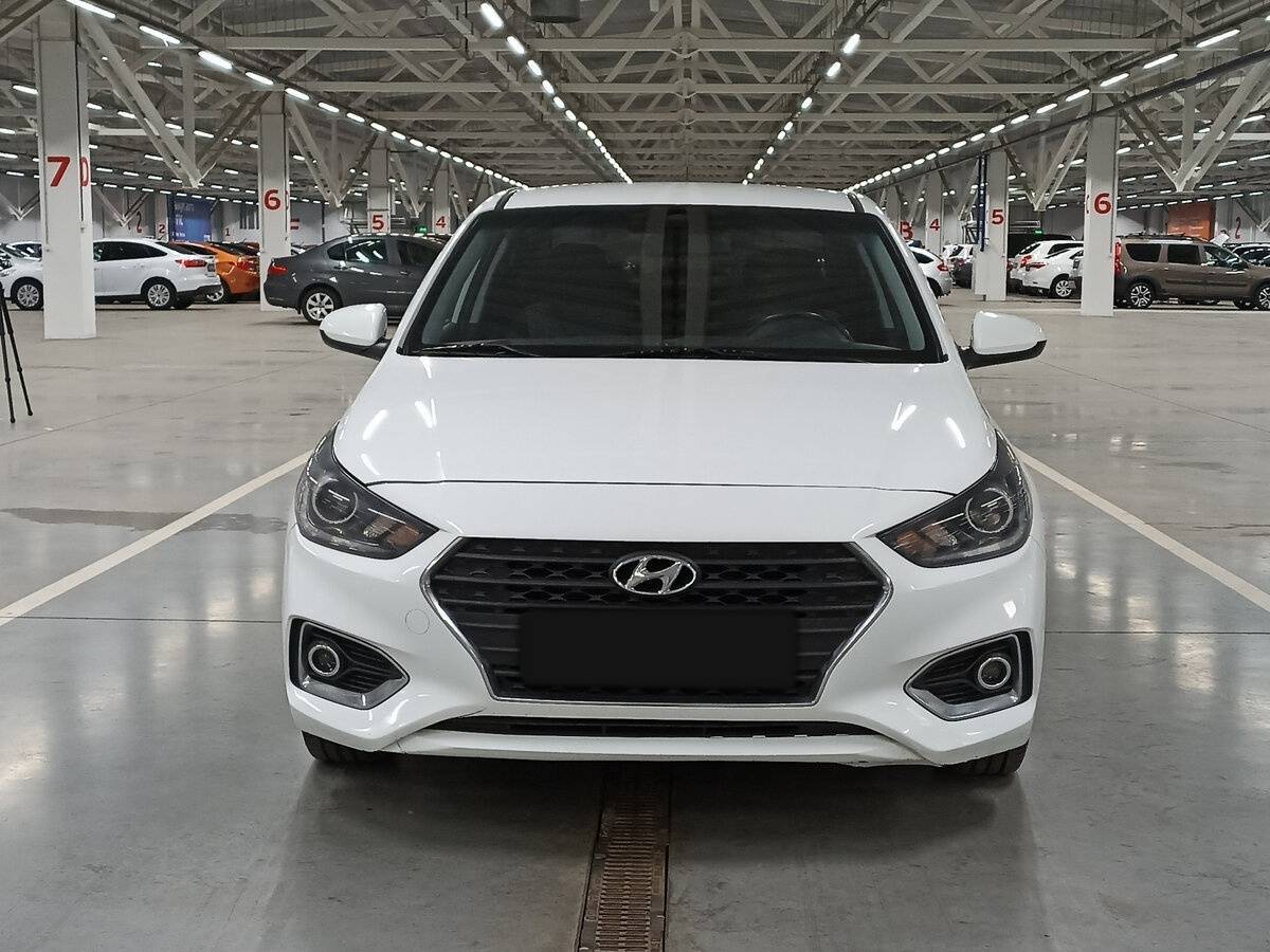 Купить Hyundai Solaris с пробегом. Фото: #1