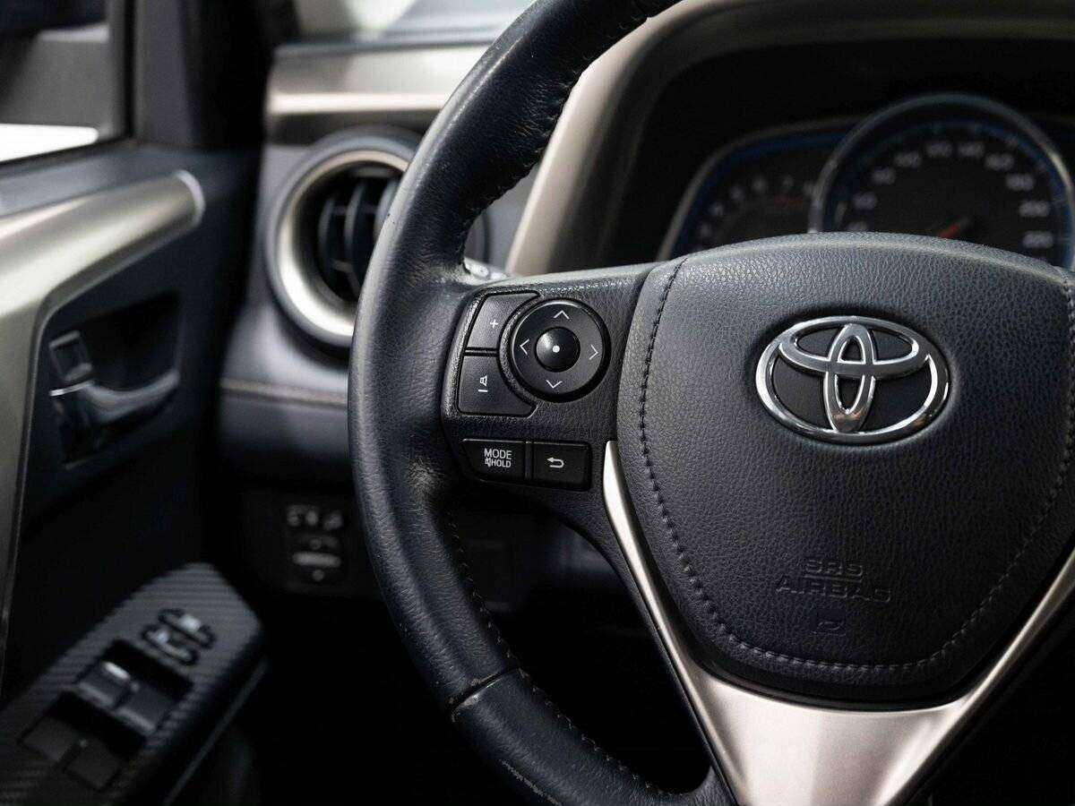 Купить Toyota RAV4 с пробегом. Фото: #14