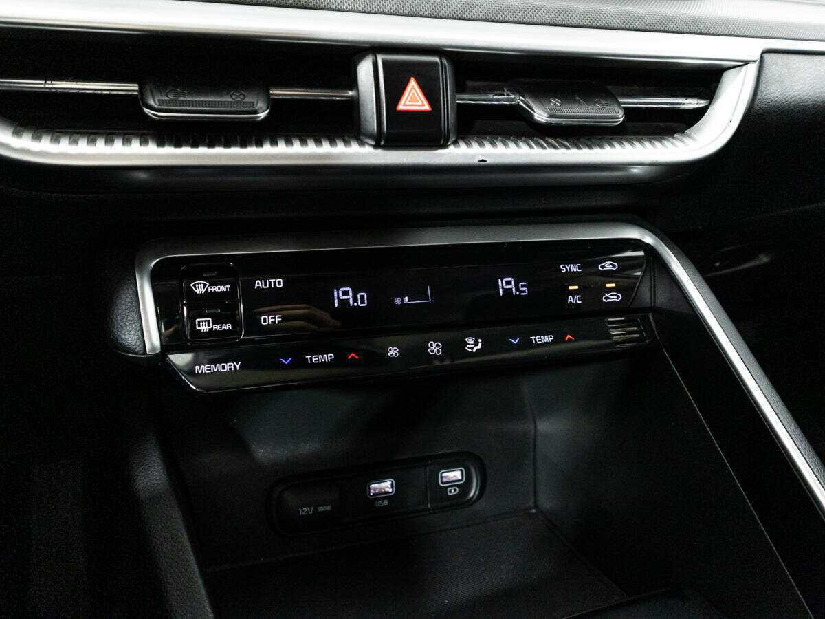 Купить Kia K5 с пробегом. Фото: #16