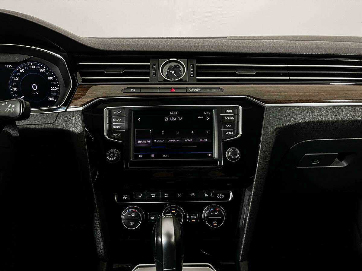 Купить Volkswagen Passat с пробегом. Фото: #14