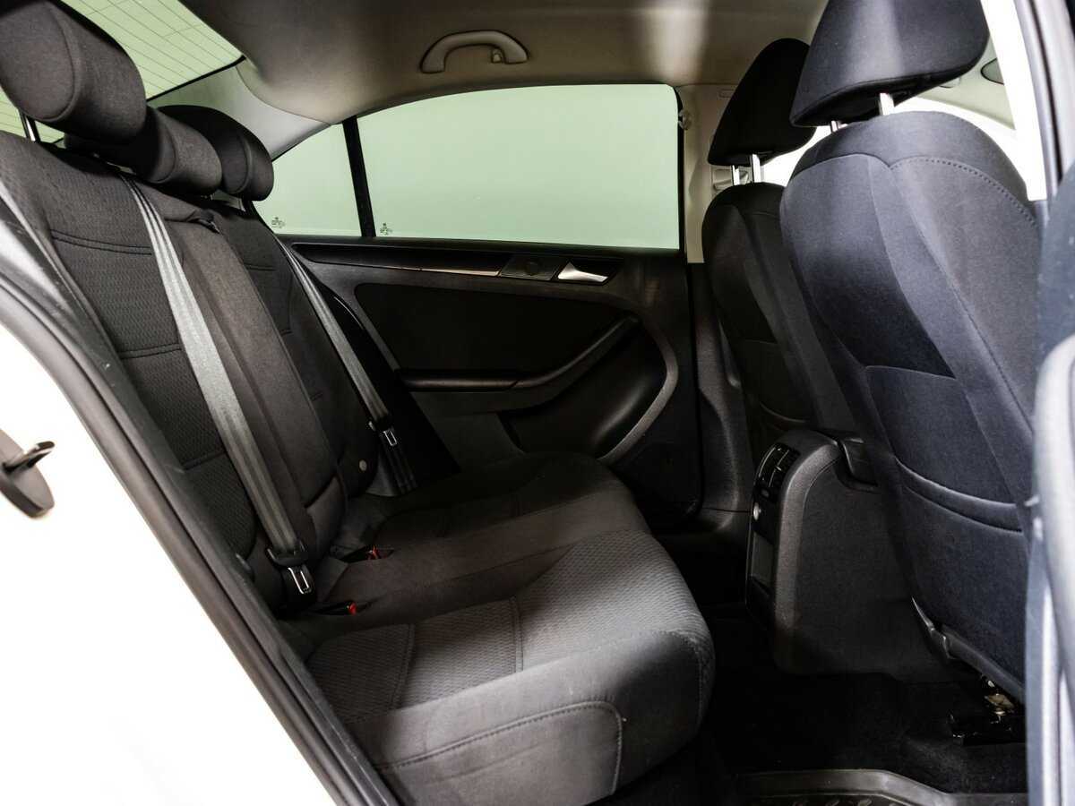 Купить Volkswagen Jetta с пробегом. Фото: #12