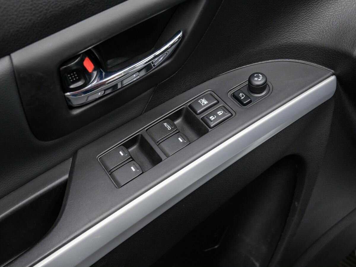Купить Suzuki SX4 с пробегом. Фото: #14