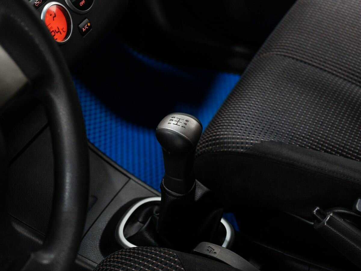 Купить Nissan Tiida с пробегом. Фото: #17