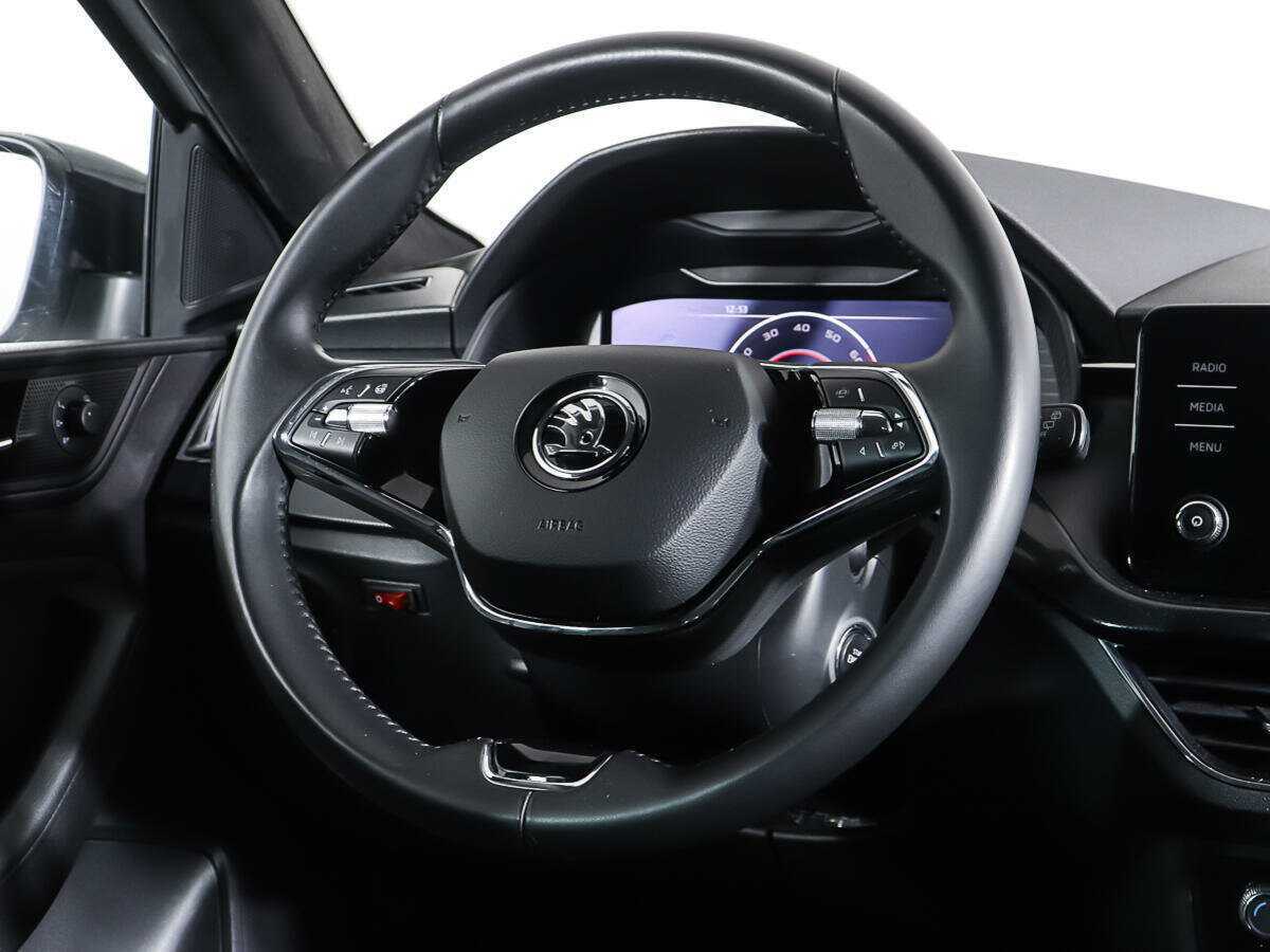 Купить Skoda Rapid с пробегом. Фото: #13