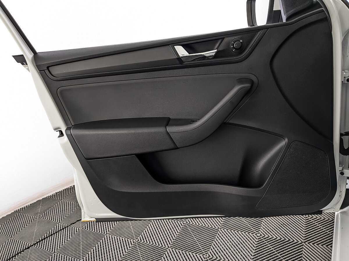 Купить Skoda Rapid с пробегом. Фото: #16