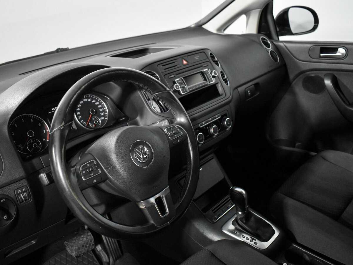 Купить Volkswagen Golf Plus с пробегом. Фото: #8