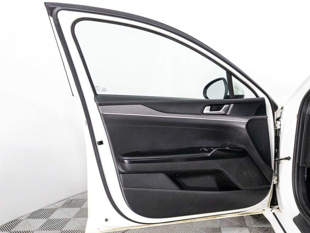 Купить Kia K5 с пробегом. Фото: #25