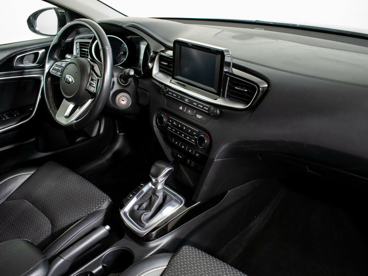Купить Kia Ceed с пробегом. Фото: #9