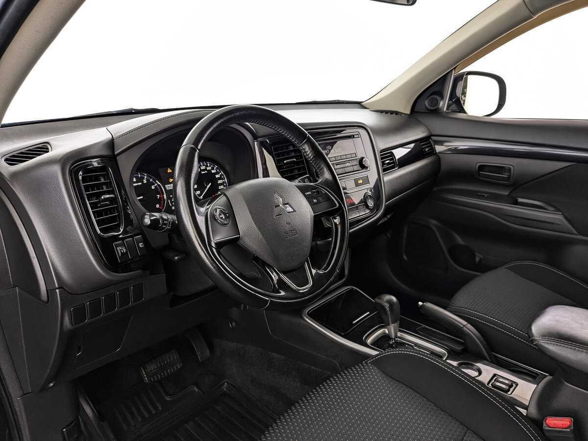 Купить Mitsubishi Outlander с пробегом. Фото: #10