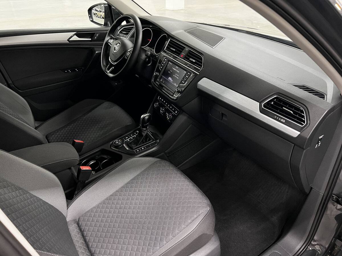 Купить Volkswagen Tiguan с пробегом. Фото: #10