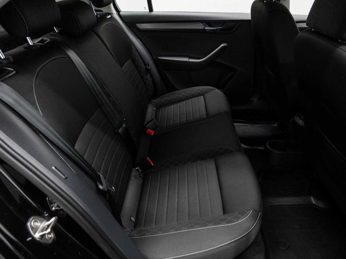 Купить Skoda Rapid с пробегом. Фото: #7