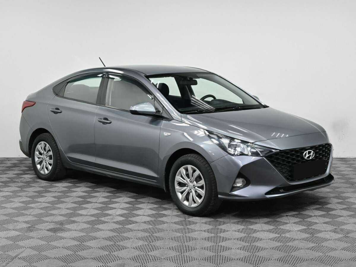 Купить Hyundai Solaris с пробегом. Фото: #2