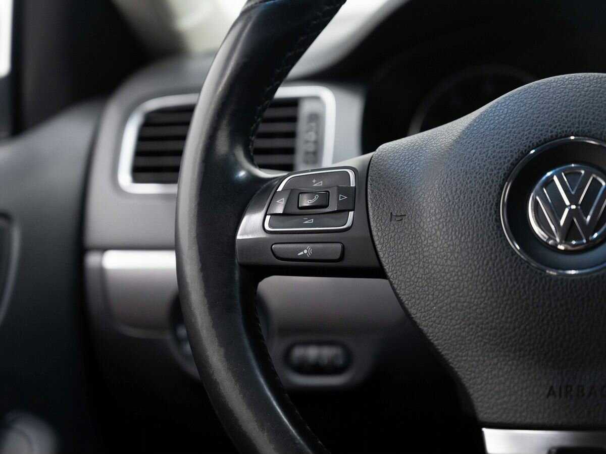 Купить Volkswagen Jetta с пробегом. Фото: #14