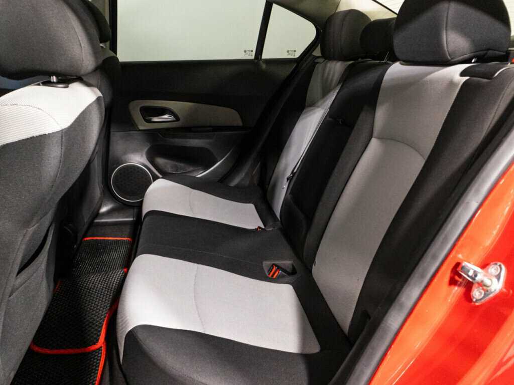 Купить Chevrolet Cruze с пробегом. Фото: #9