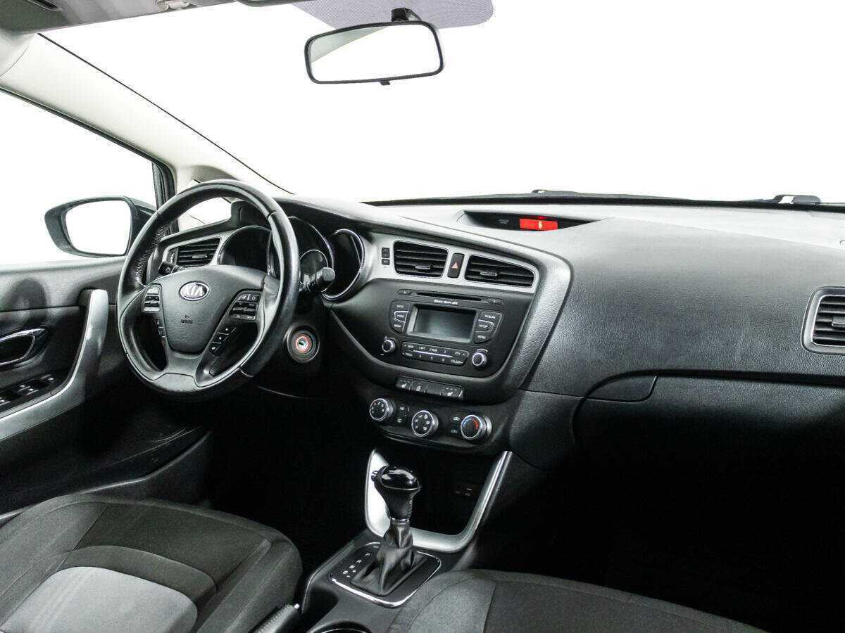 Купить Kia Ceed с пробегом. Фото: #8