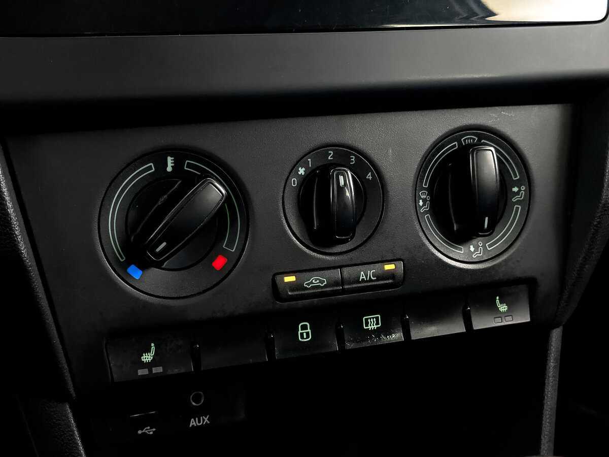 Купить Skoda Rapid с пробегом. Фото: #19