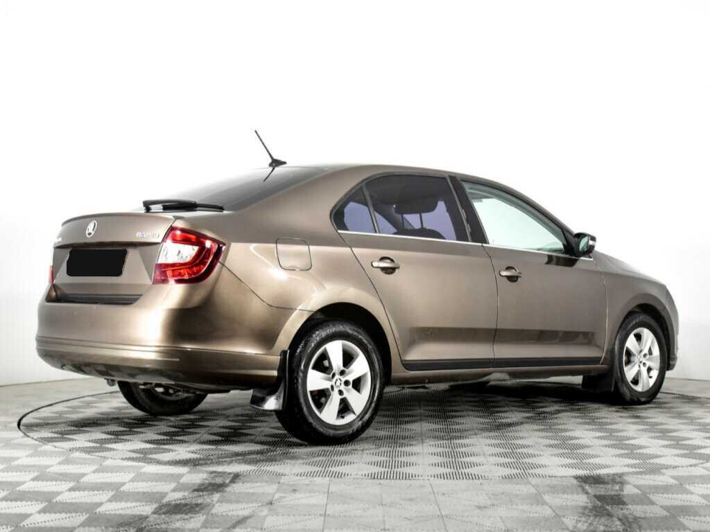 Купить Skoda Rapid с пробегом. Фото: #4