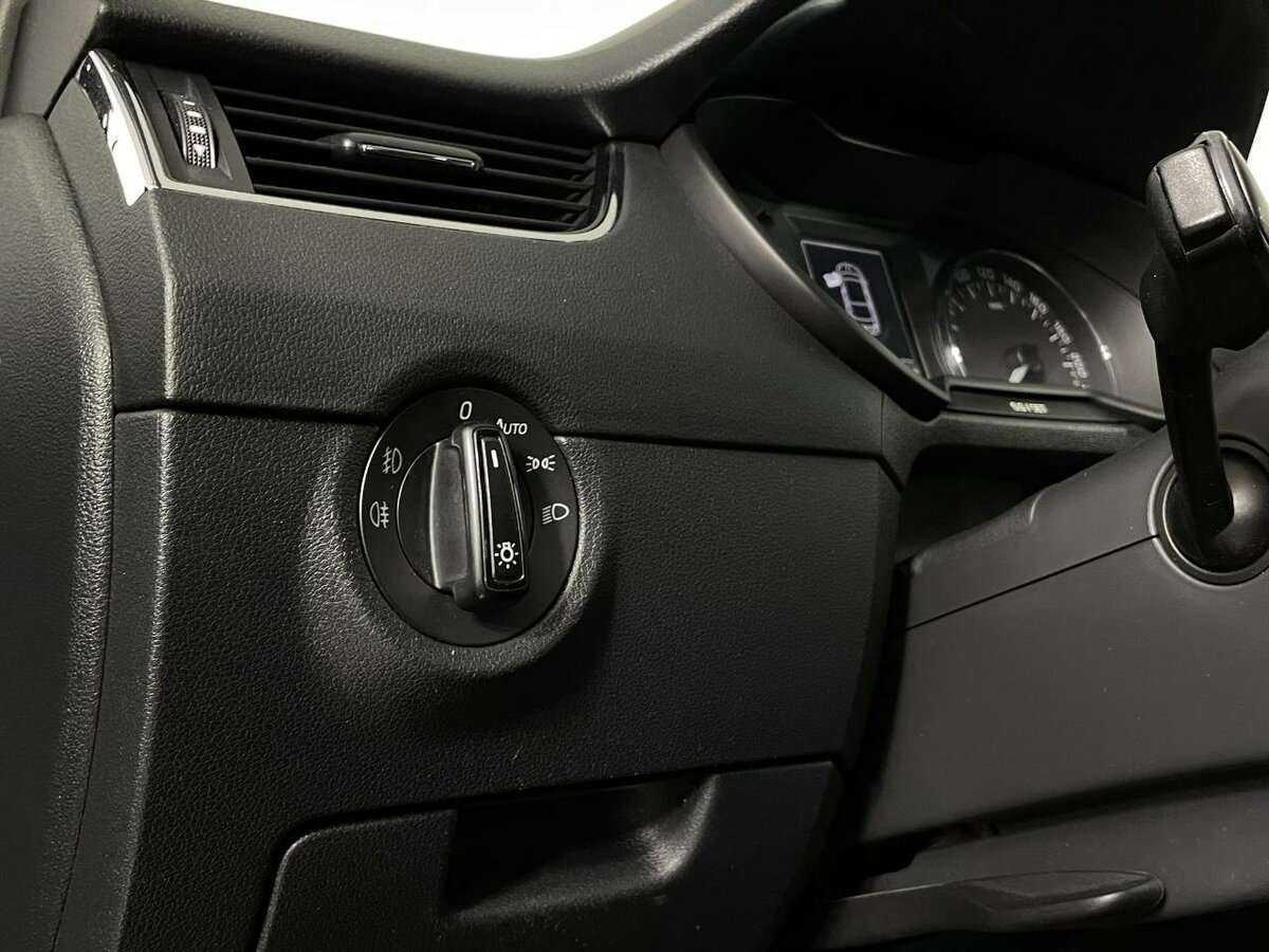 Купить Skoda Octavia с пробегом. Фото: #8