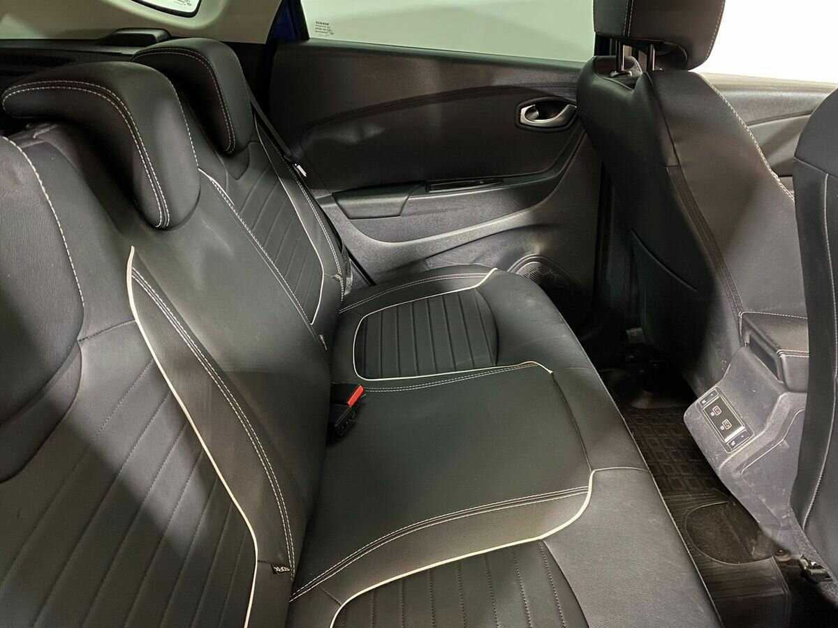 Купить Renault Kaptur с пробегом. Фото: #10