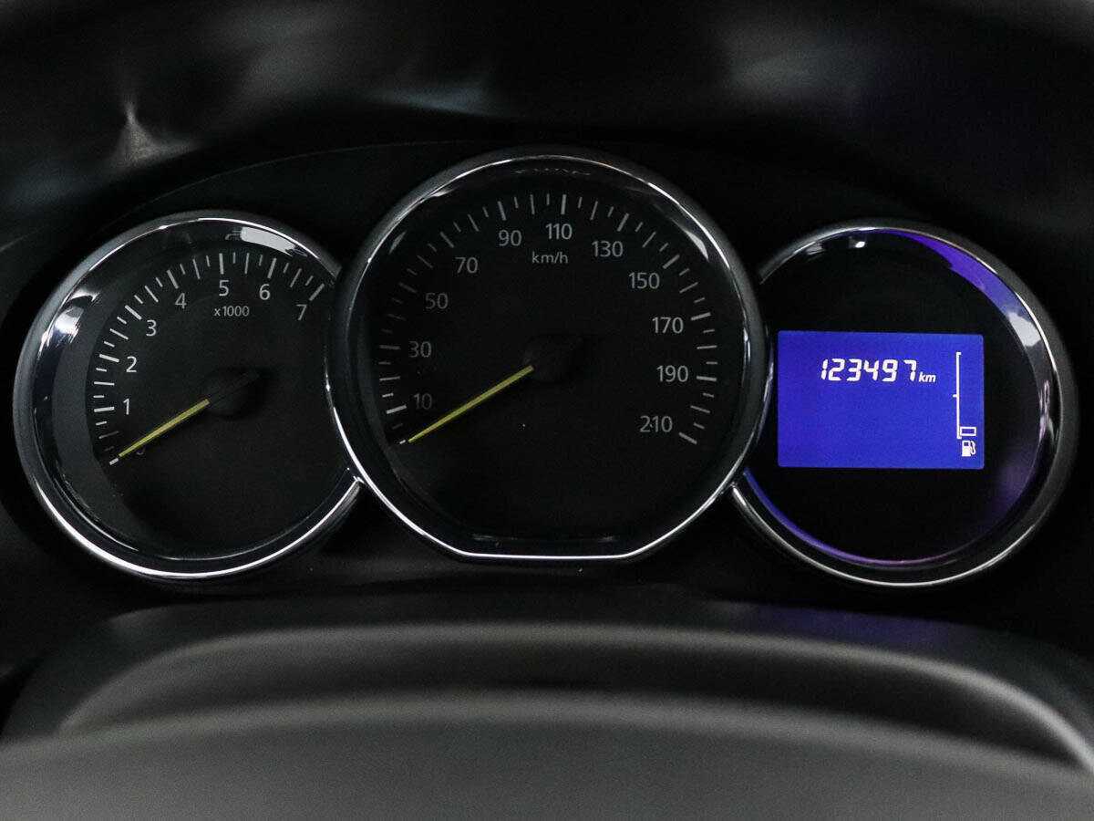 Купить Renault Logan с пробегом. Фото: #9