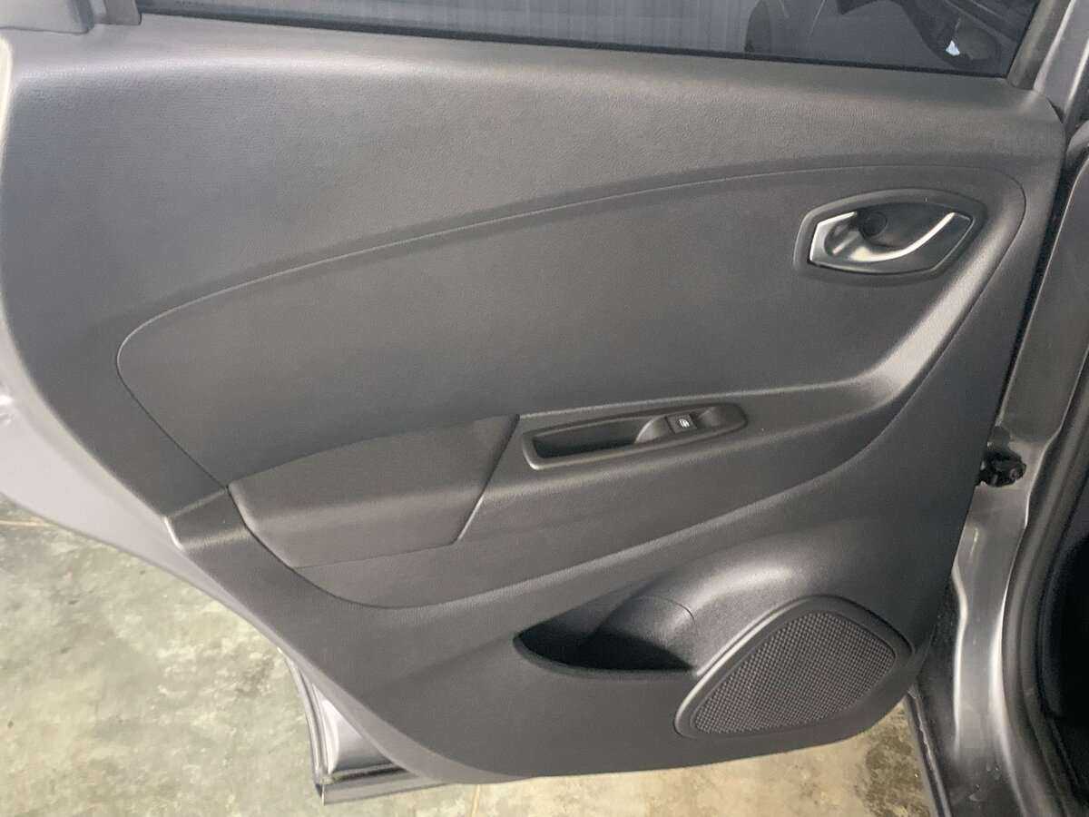 Купить Renault Kaptur с пробегом. Фото: #17