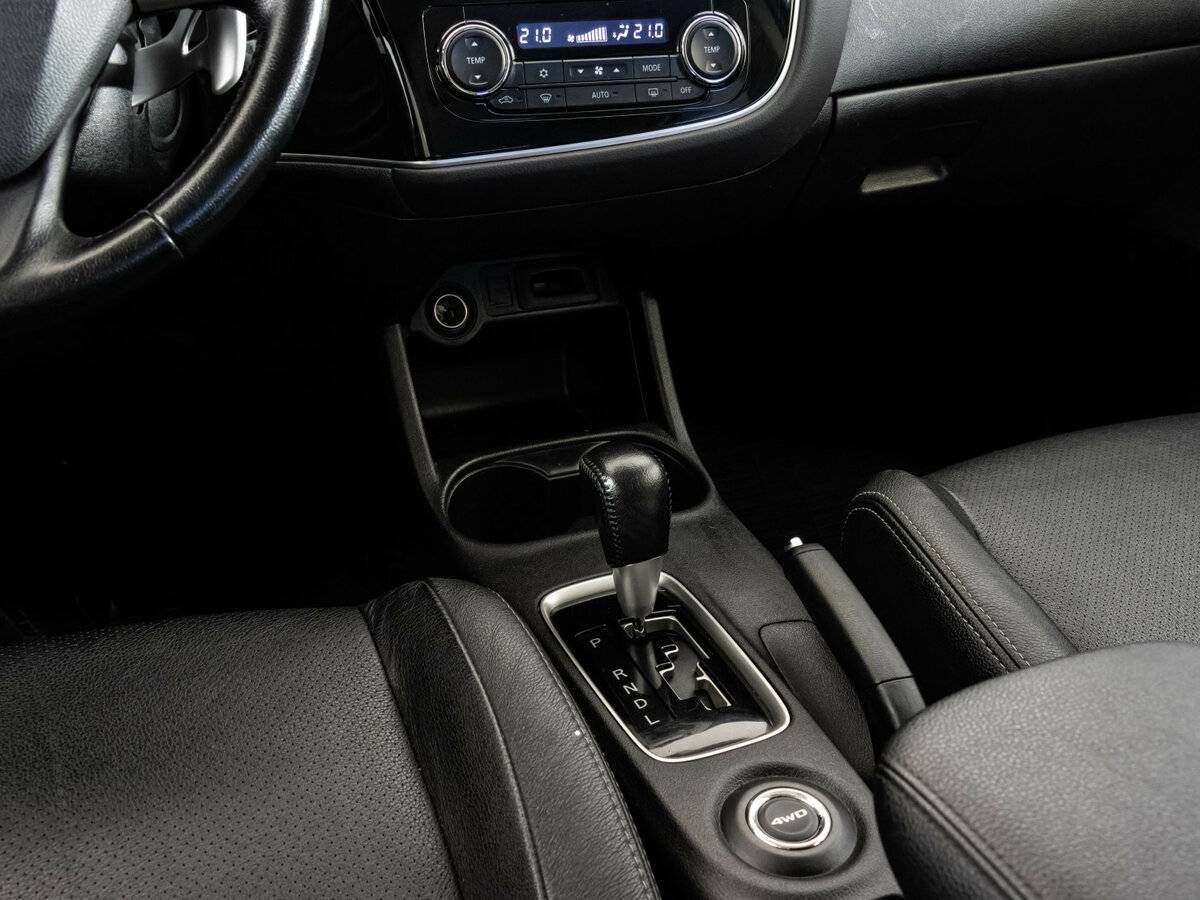 Купить Mitsubishi Outlander с пробегом. Фото: #9