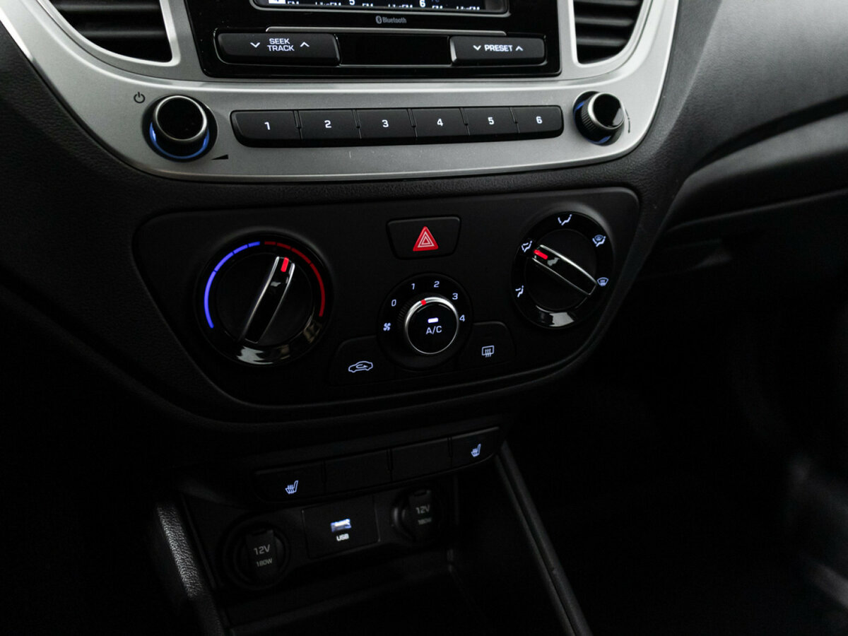 Купить Hyundai Solaris с пробегом. Фото: #11