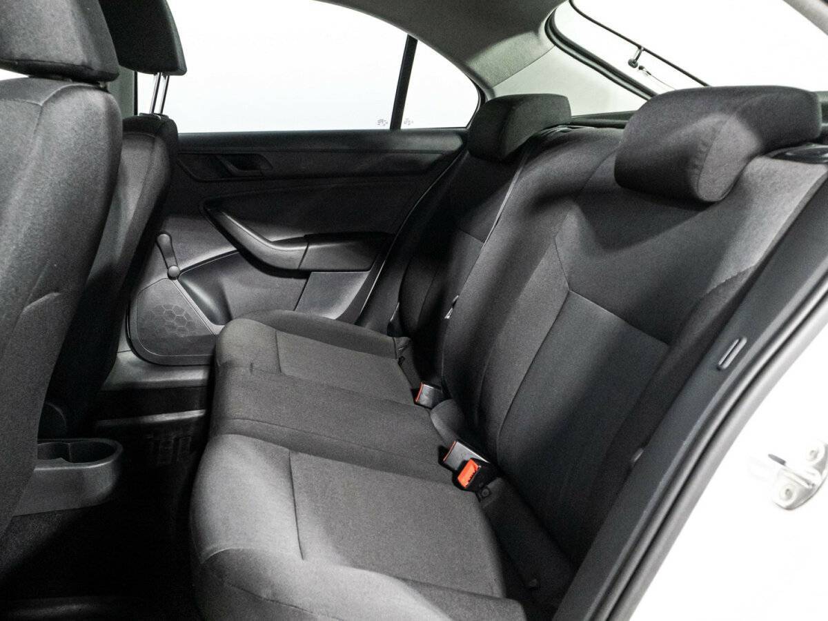 Купить Skoda Rapid с пробегом. Фото: #9