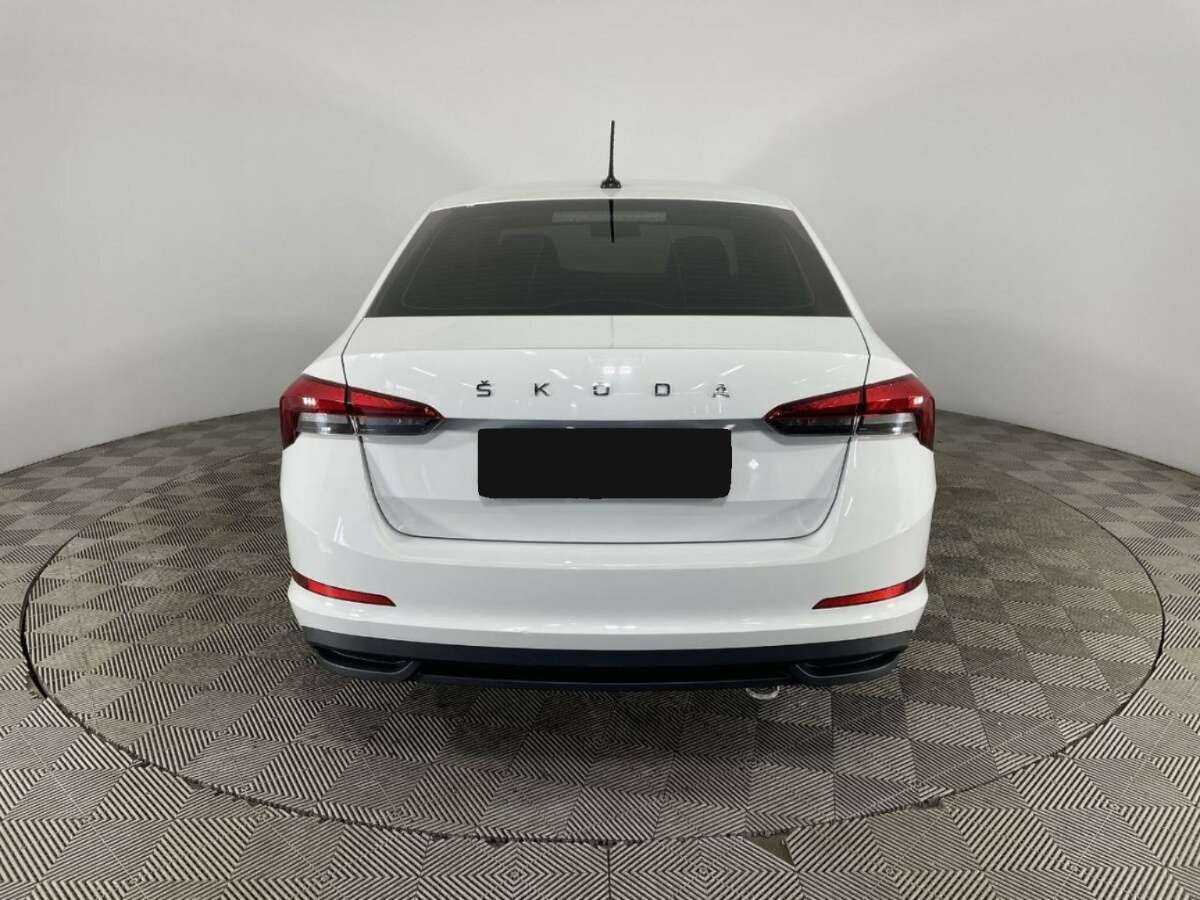 Купить Skoda Rapid с пробегом. Фото: #2