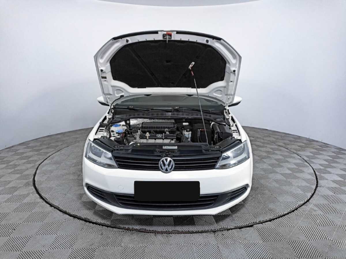 Купить Volkswagen Jetta с пробегом. Фото: #8