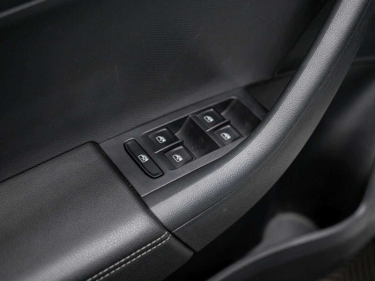 Купить Volkswagen Polo с пробегом. Фото: #14