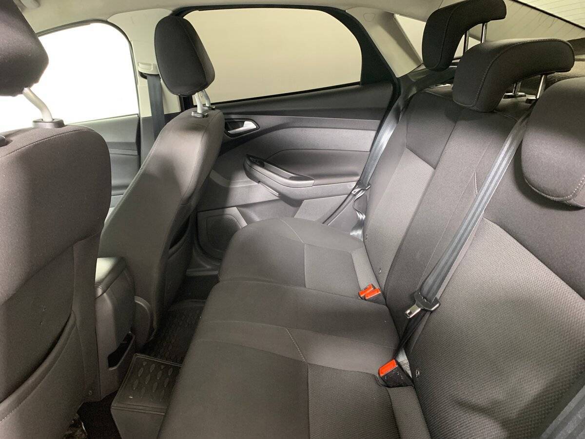 Купить Ford Focus с пробегом. Фото: #17