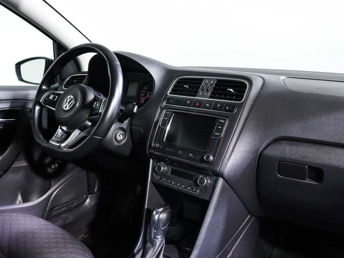 Купить Volkswagen Polo с пробегом. Фото: #8