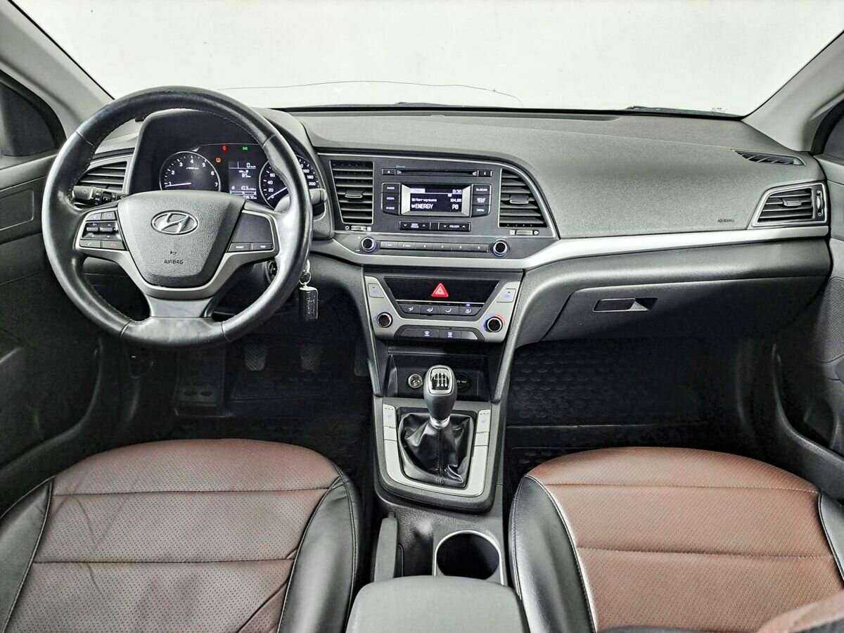 Купить Hyundai Elantra с пробегом. Фото: #11