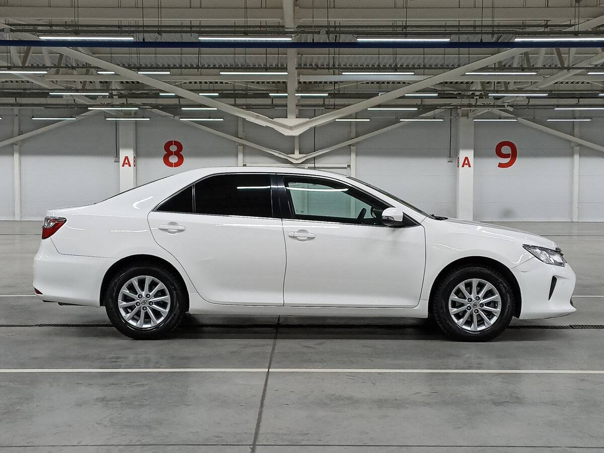 Купить Toyota Camry с пробегом. Фото: #3