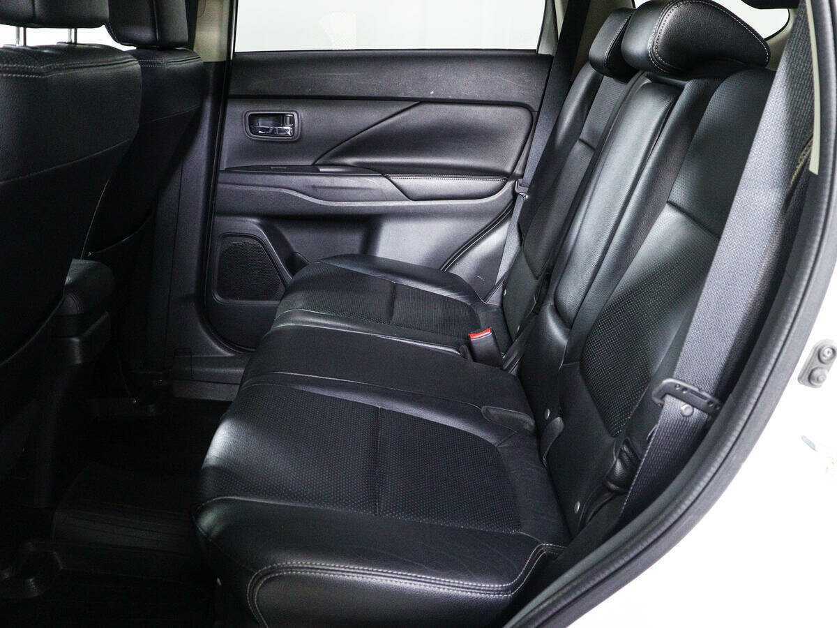 Купить Mitsubishi Outlander с пробегом. Фото: #8