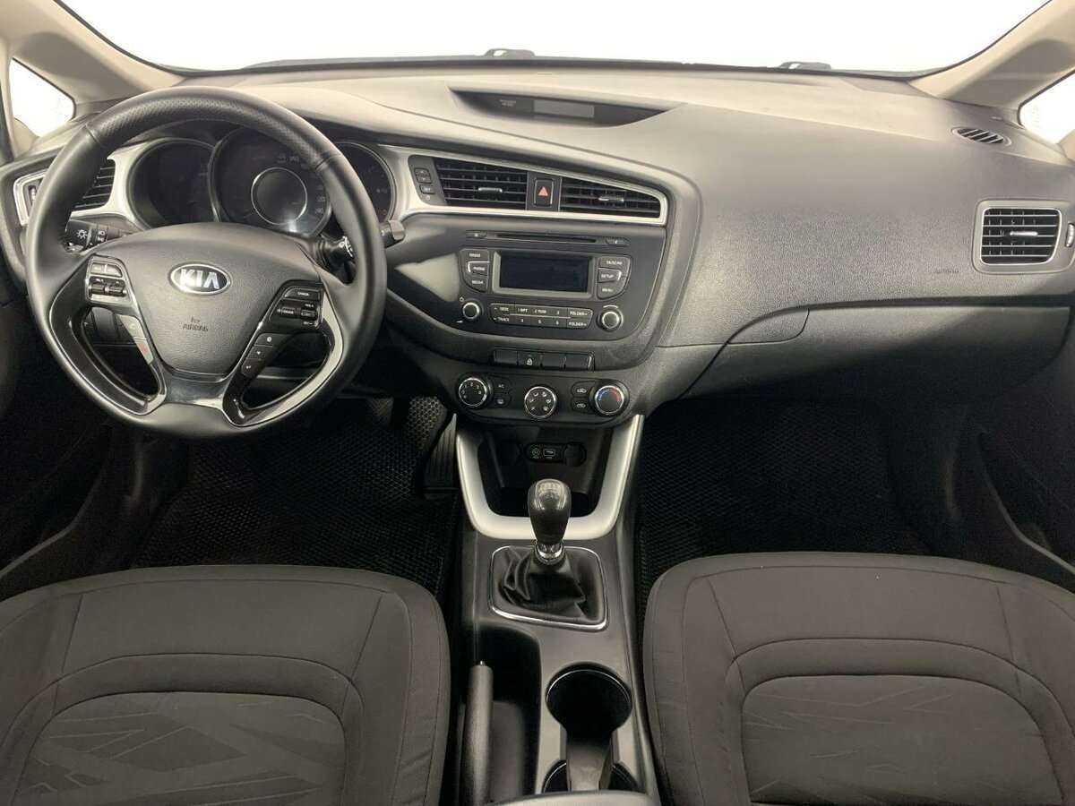 Купить Kia Ceed с пробегом. Фото: #6