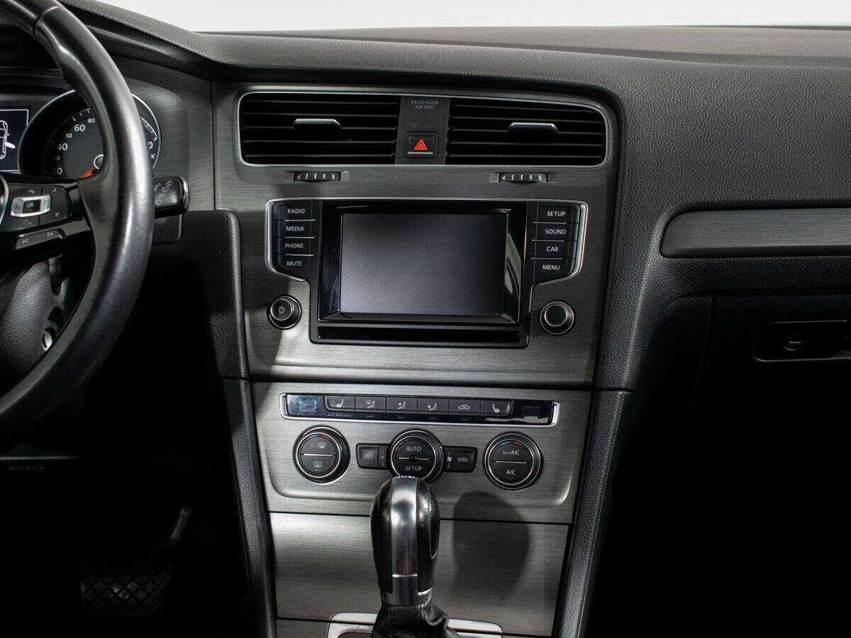 Купить Volkswagen Golf с пробегом. Фото: #10