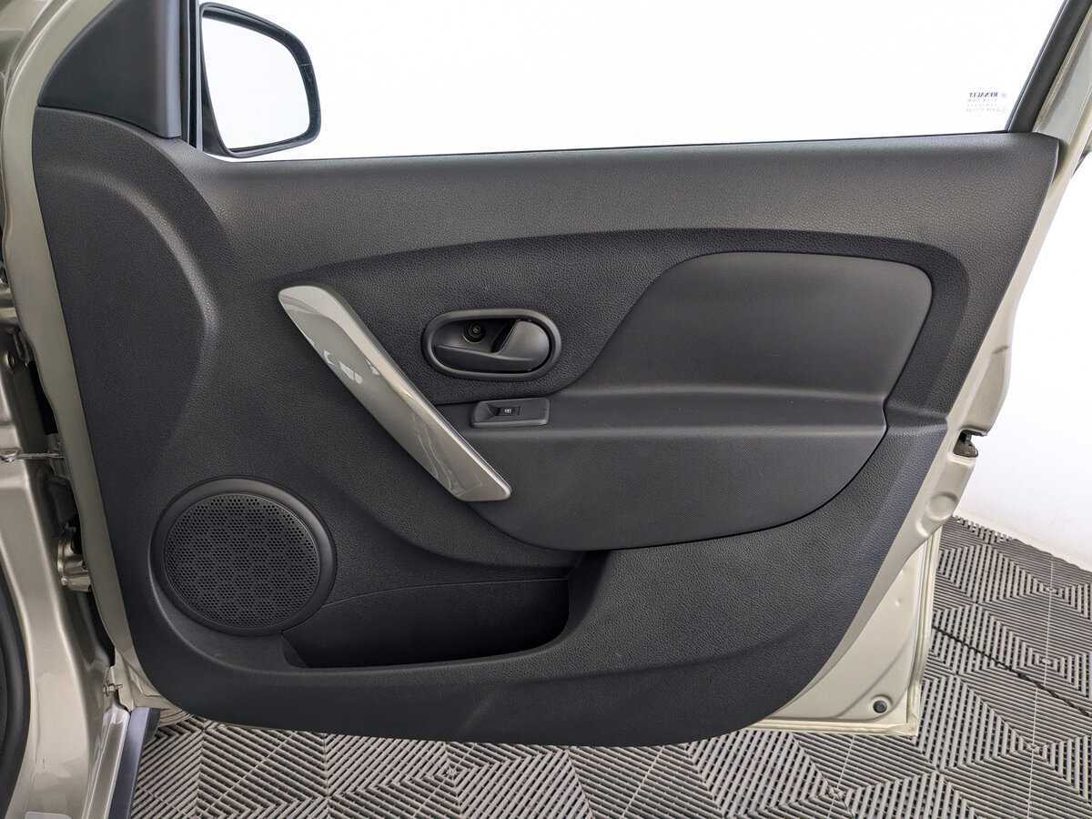Купить Renault Sandero с пробегом. Фото: #22