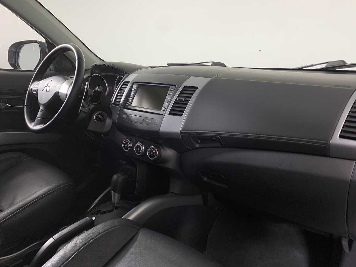 Купить Mitsubishi Outlander с пробегом. Фото: #13