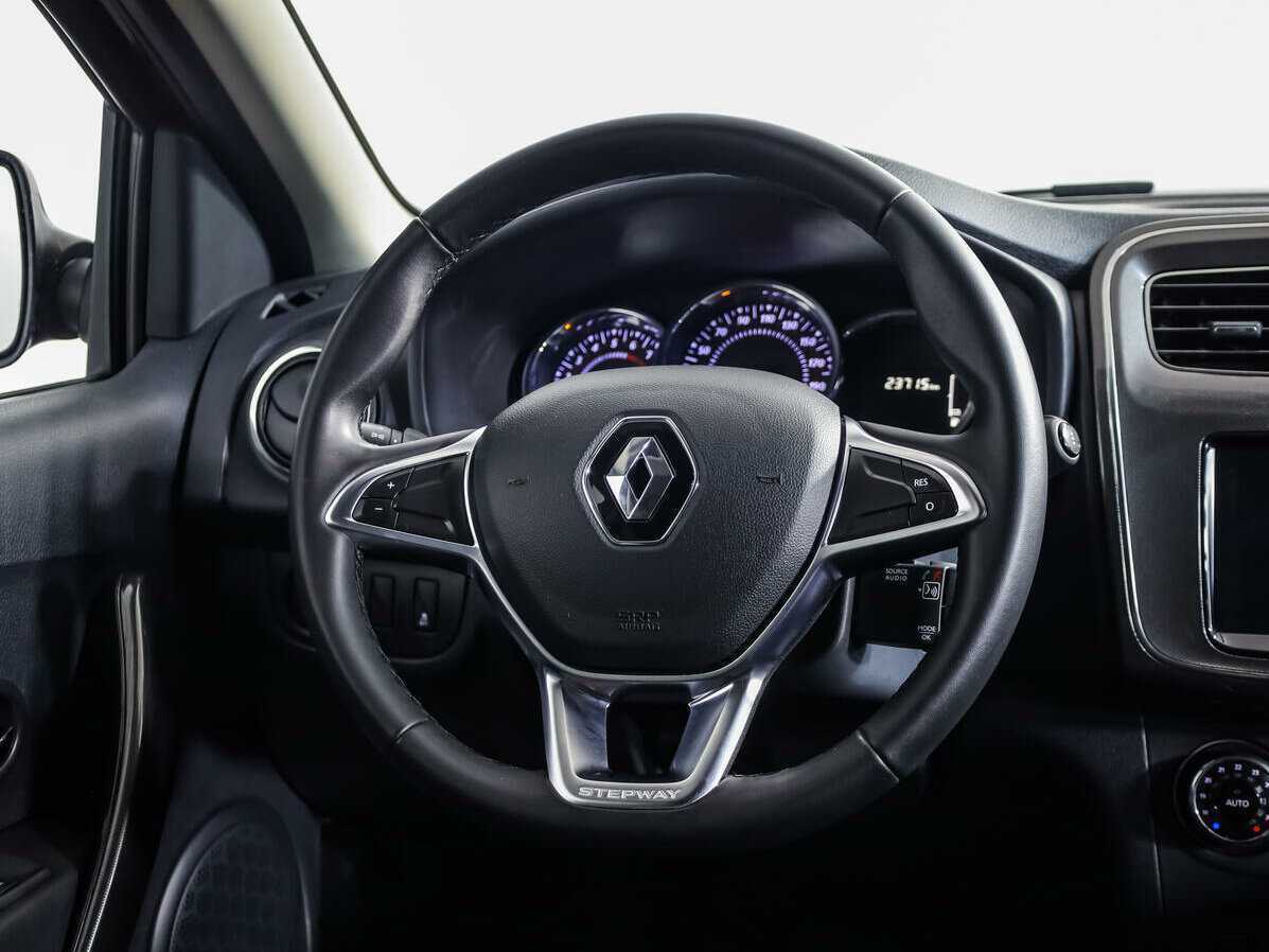 Купить Renault Sandero с пробегом. Фото: #9